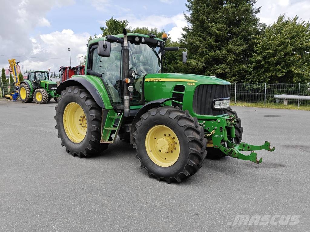 John Deere 6830 Premium AP الجرارات