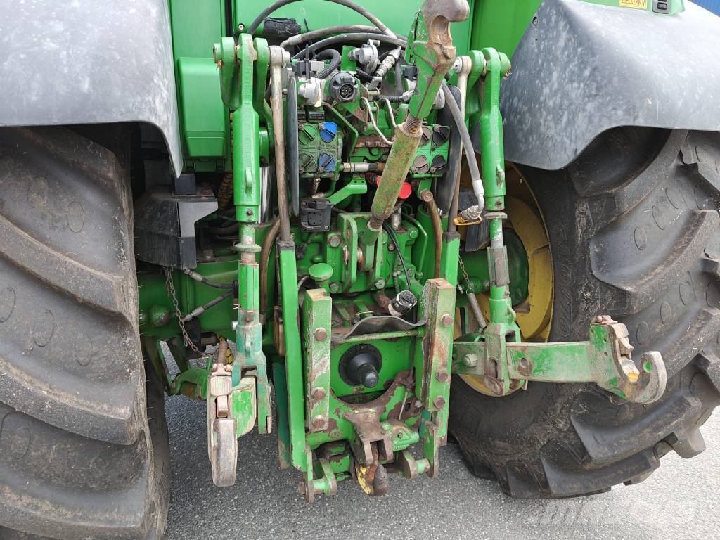 John Deere 6830 Premium AP الجرارات