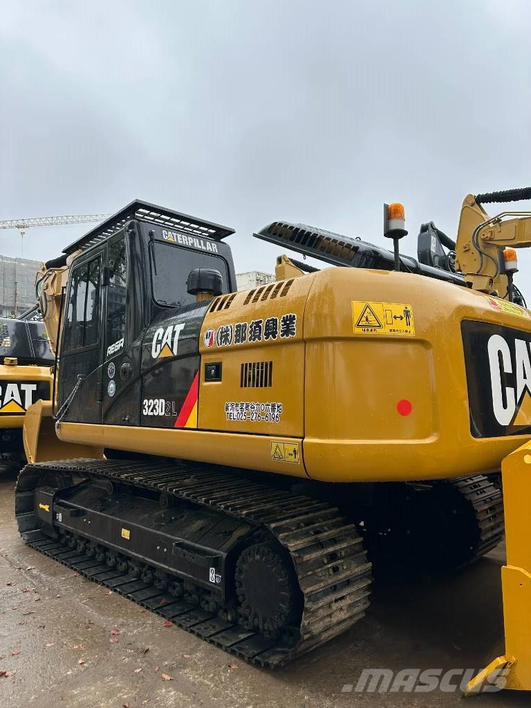CAT 323D2L 履带挖掘机