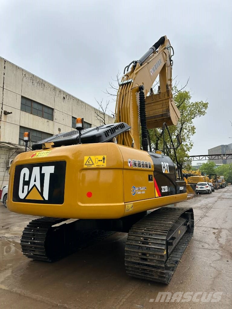 CAT 323D2L 履带挖掘机