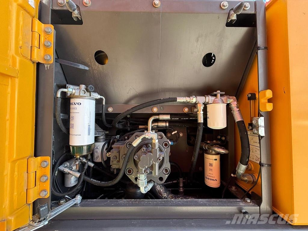 Volvo EC 220 EL 3D / TILTROTATOR / CENTRAL LUBRICATION / حفارات زحافة