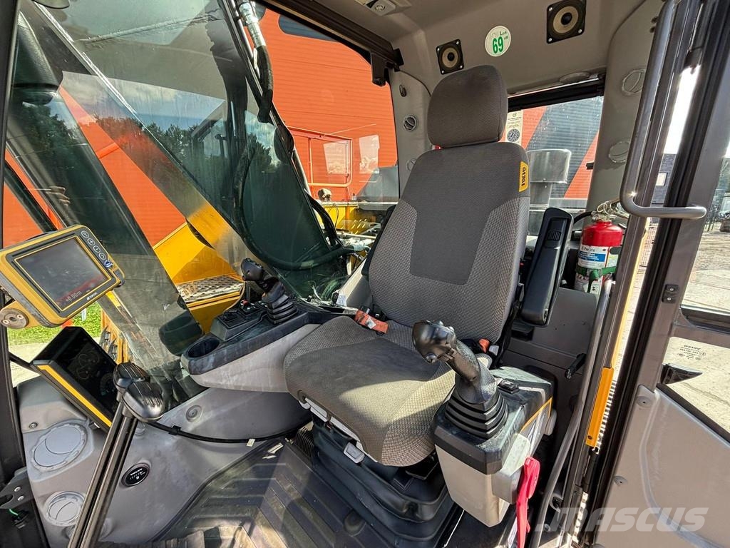 Volvo EC 220 EL 3D / TILTROTATOR / CENTRAL LUBRICATION / حفارات زحافة