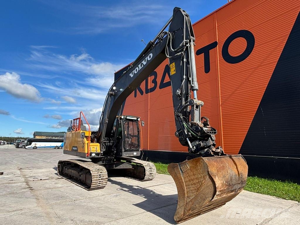 Volvo EC 220 EL 3D / TILTROTATOR / CENTRAL LUBRICATION / حفارات زحافة