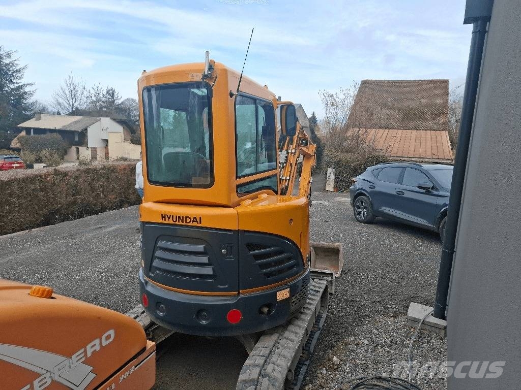 Hyundai R30 Z-9AK Minigraafmachines < 7t