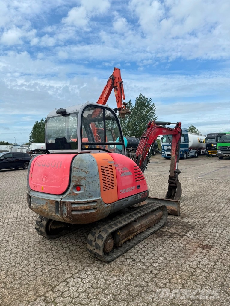 Neuson 3503 RD Mini excavators < 7t