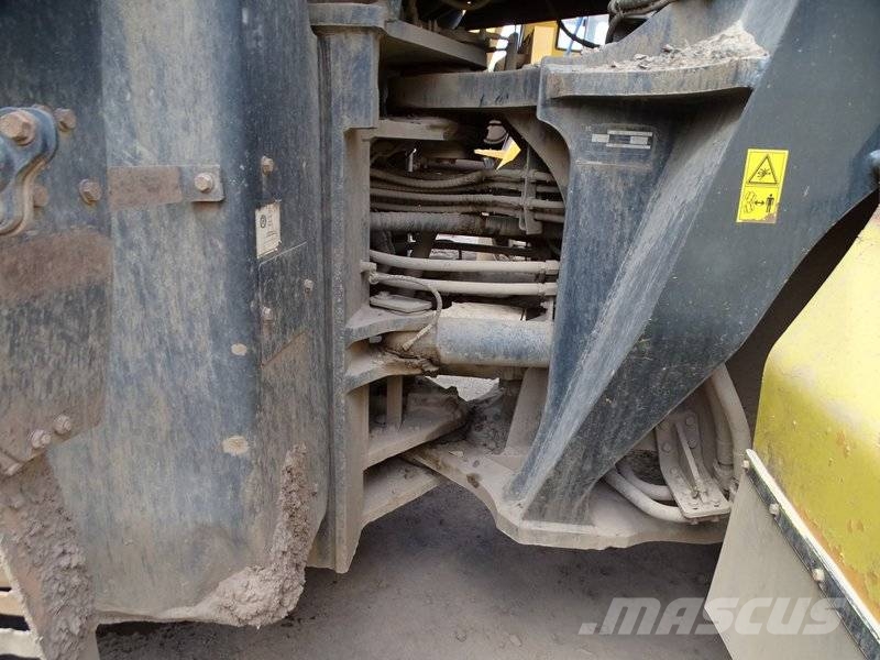 Komatsu WA 500-7 Фронтальные погрузчики