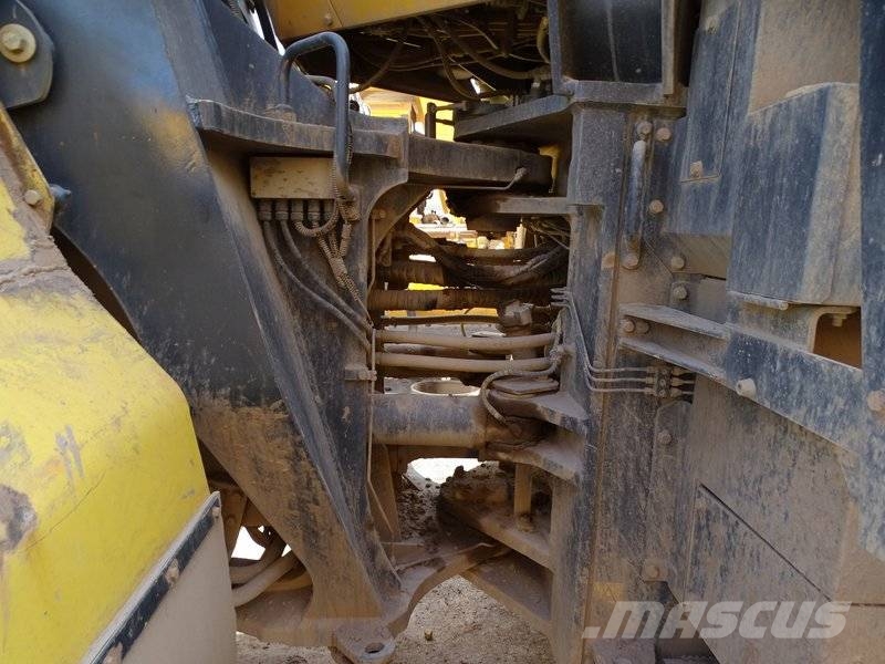 Komatsu WA 500-7 Фронтальные погрузчики