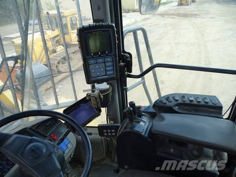 Komatsu WA 500-7 Фронтальные погрузчики