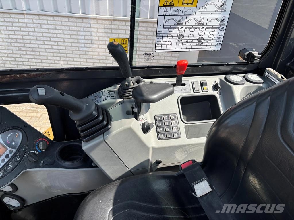 Bobcat E26 EM mini excavator, 2017 year, 3x buckets!! Mini excavators < 7t (Mini diggers)