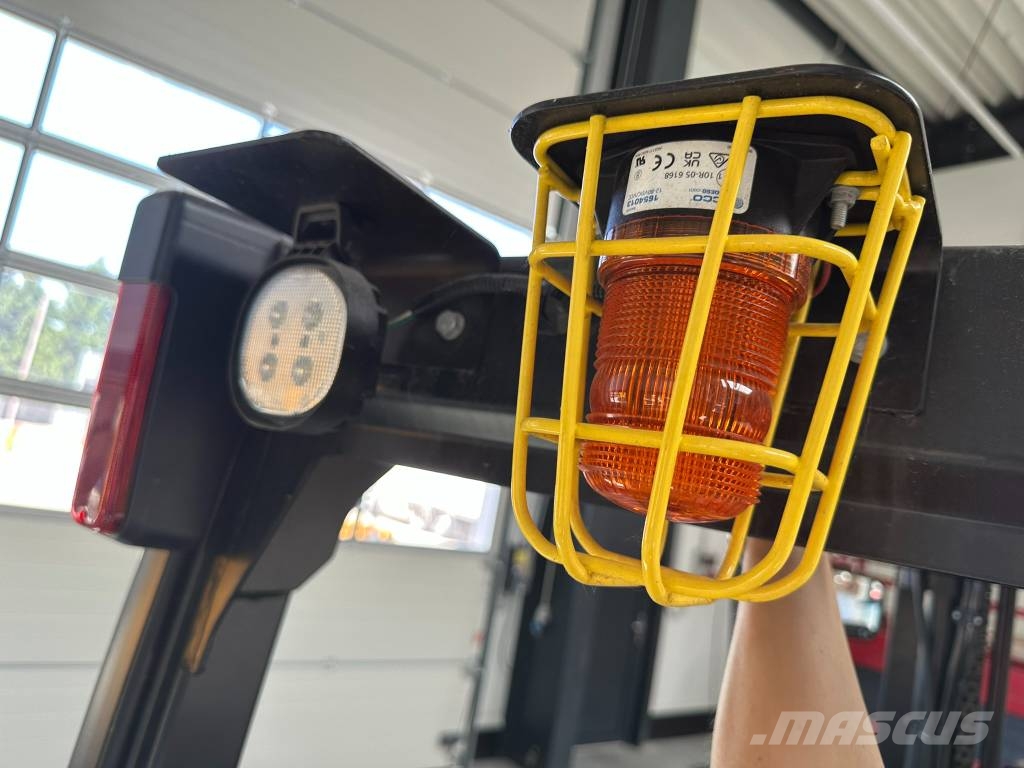Yale ERP50VME2570 شاحنات ذات رافعات شوكية تعمل بالكهرباء