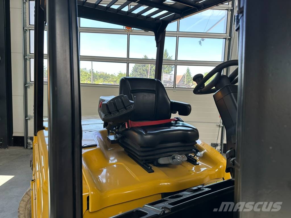 Yale ERP50VME2570 شاحنات ذات رافعات شوكية تعمل بالكهرباء