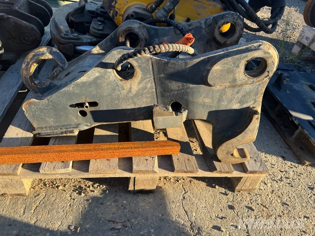 Volvo EV0160 Wheeled excavators