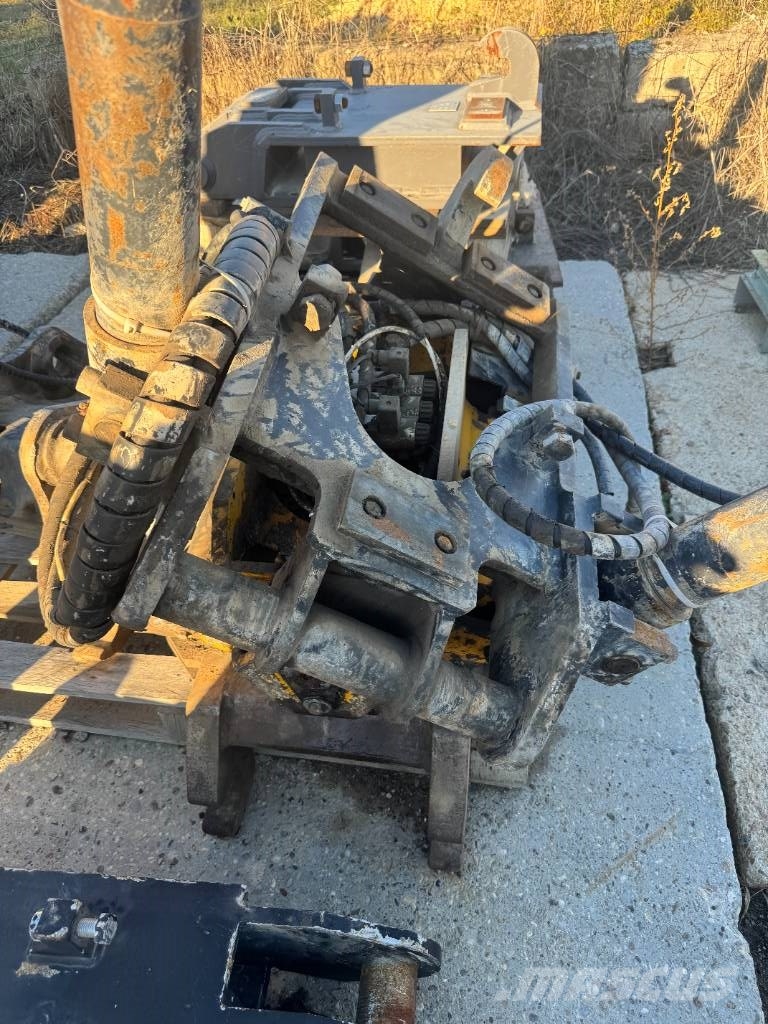 Volvo EV0160 Wheeled excavators
