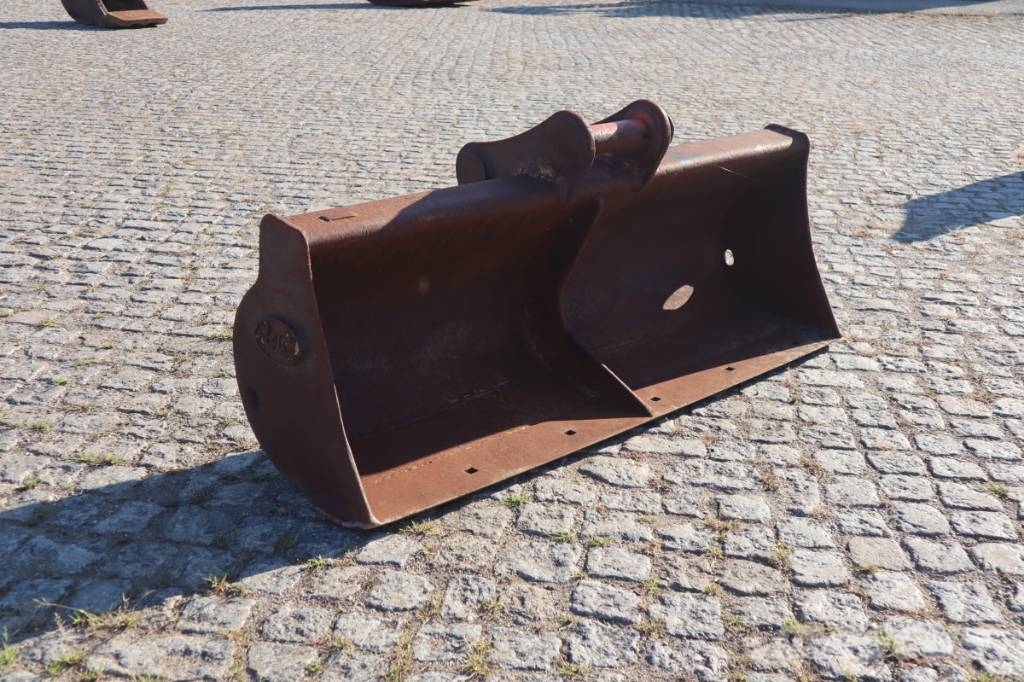 Balde limpeza 1570 mm Ø50 バケット