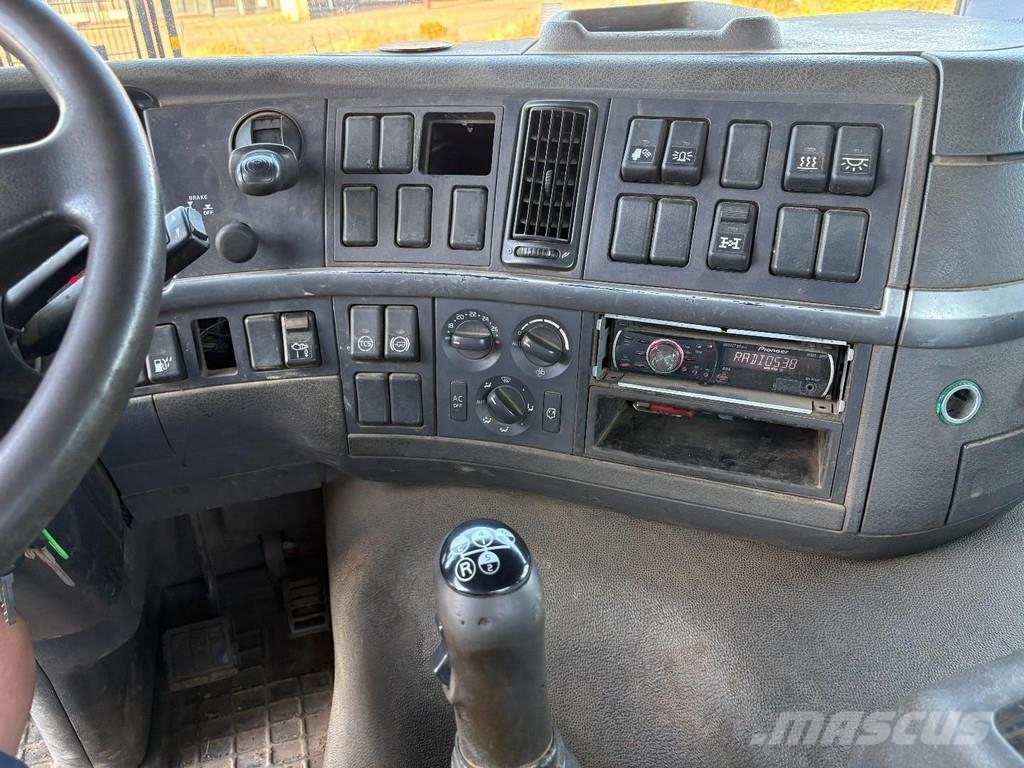 Volvo FM12 .420 + hydrolic ramps + 8x4 + manual + spring Camiones portacoches