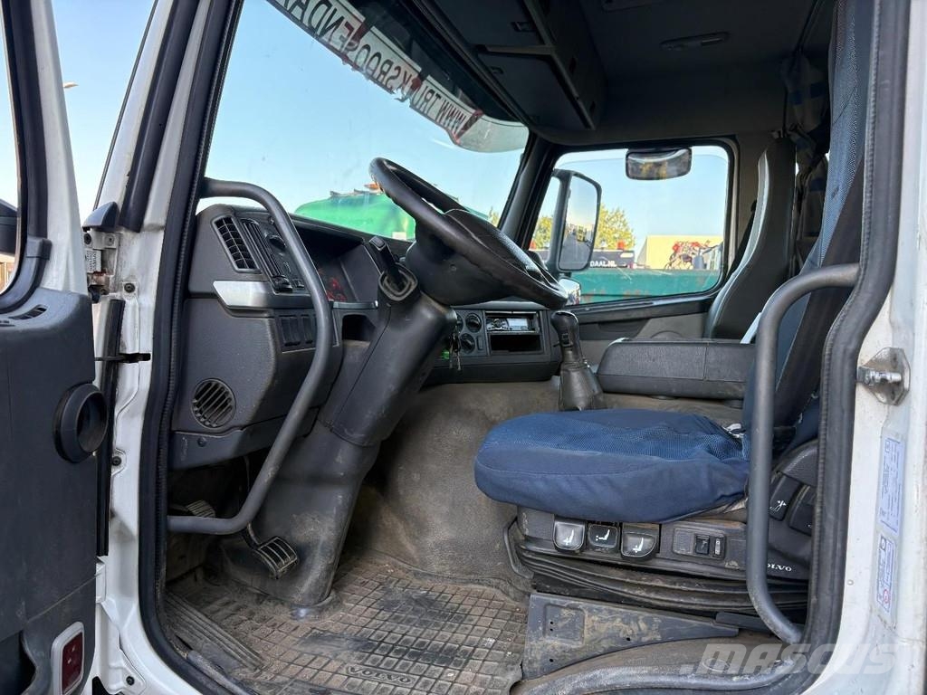 Volvo FM12 .420 + hydrolic ramps + 8x4 + manual + spring Camiones portacoches