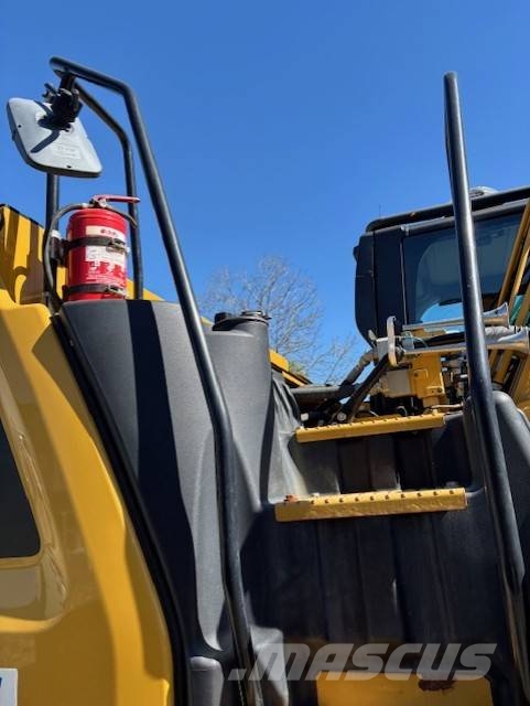 CAT 320 Bagri goseničarji