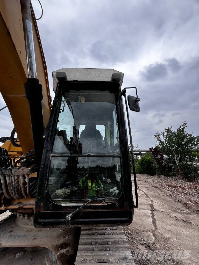CAT 323 D SA Pásová rýpadla