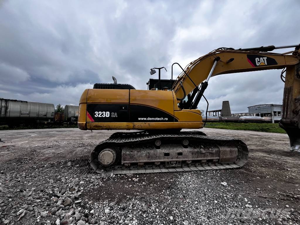 CAT 323 D SA Pásová rýpadla