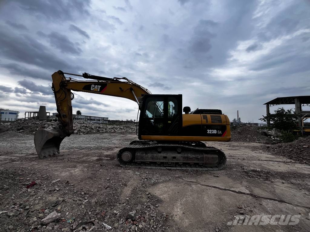 CAT 323 D SA Pásová rýpadla