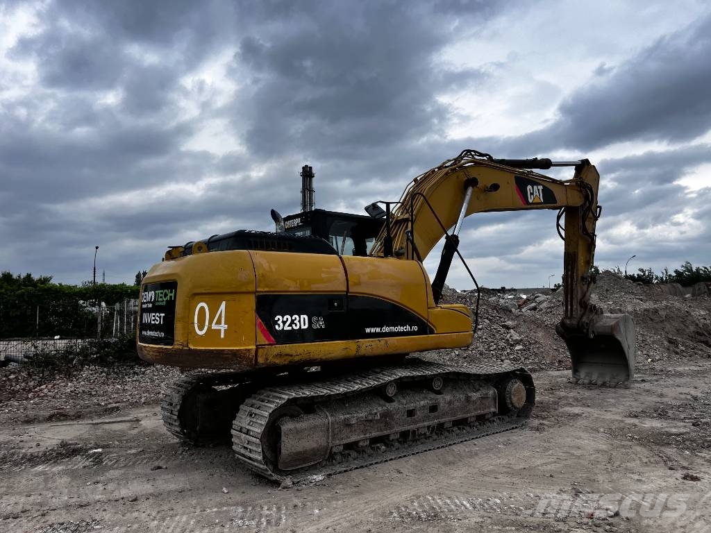 CAT 323 D SA Pásová rýpadla