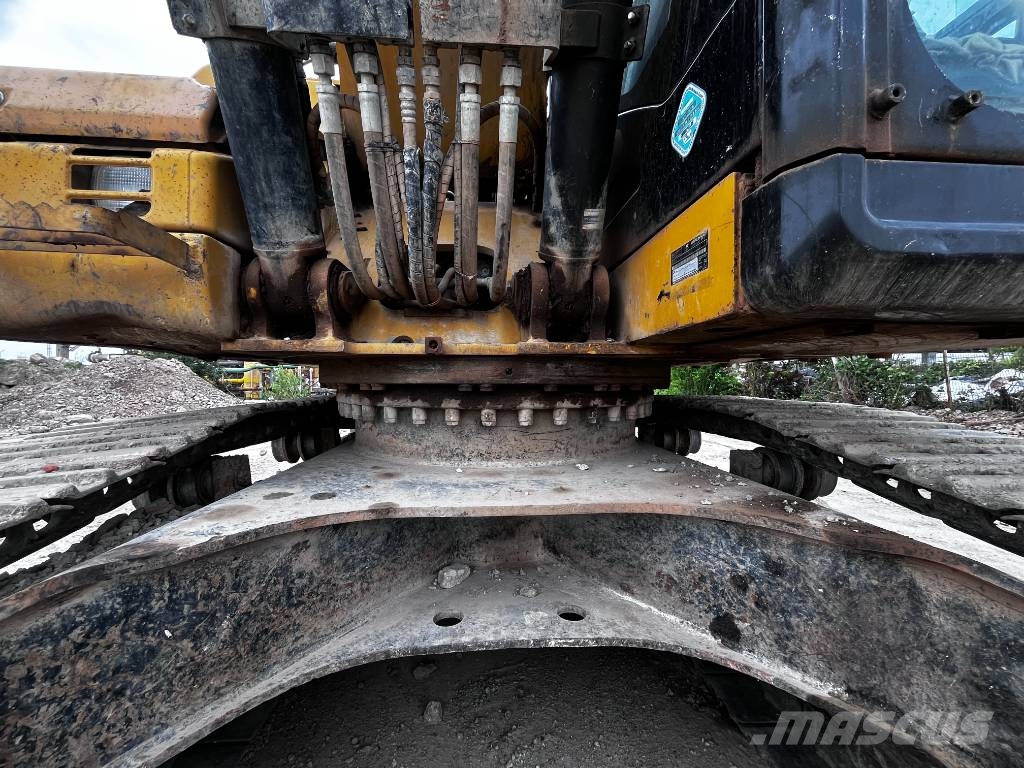 CAT 323 D SA Pásová rýpadla
