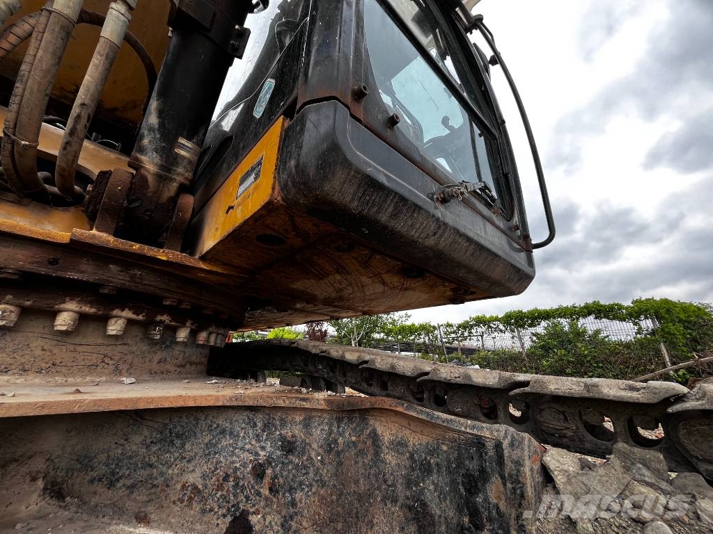 CAT 323 D SA Pásová rýpadla