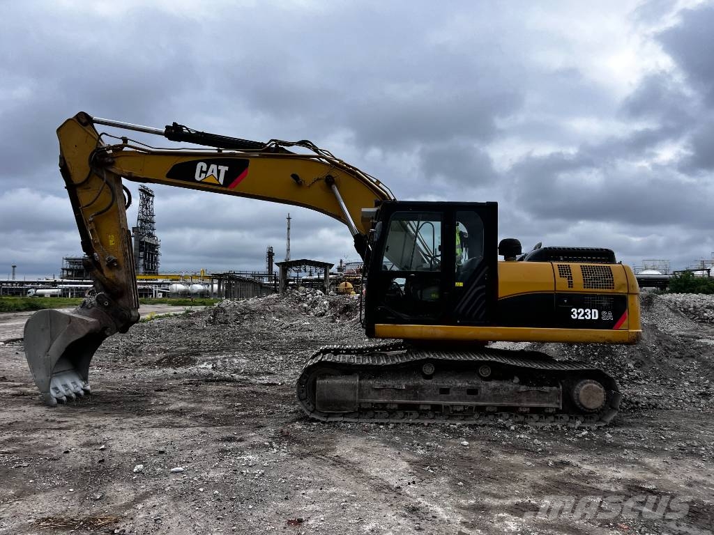 CAT 323 D SA Pásová rýpadla