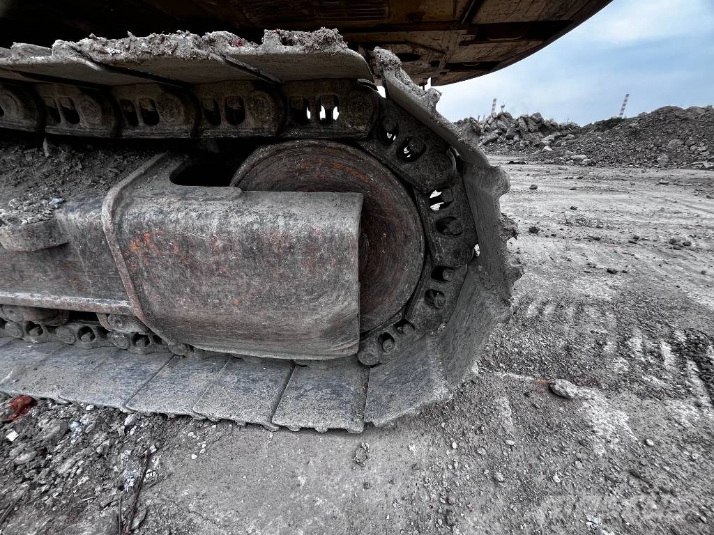 CAT 323 D SA Pásová rýpadla