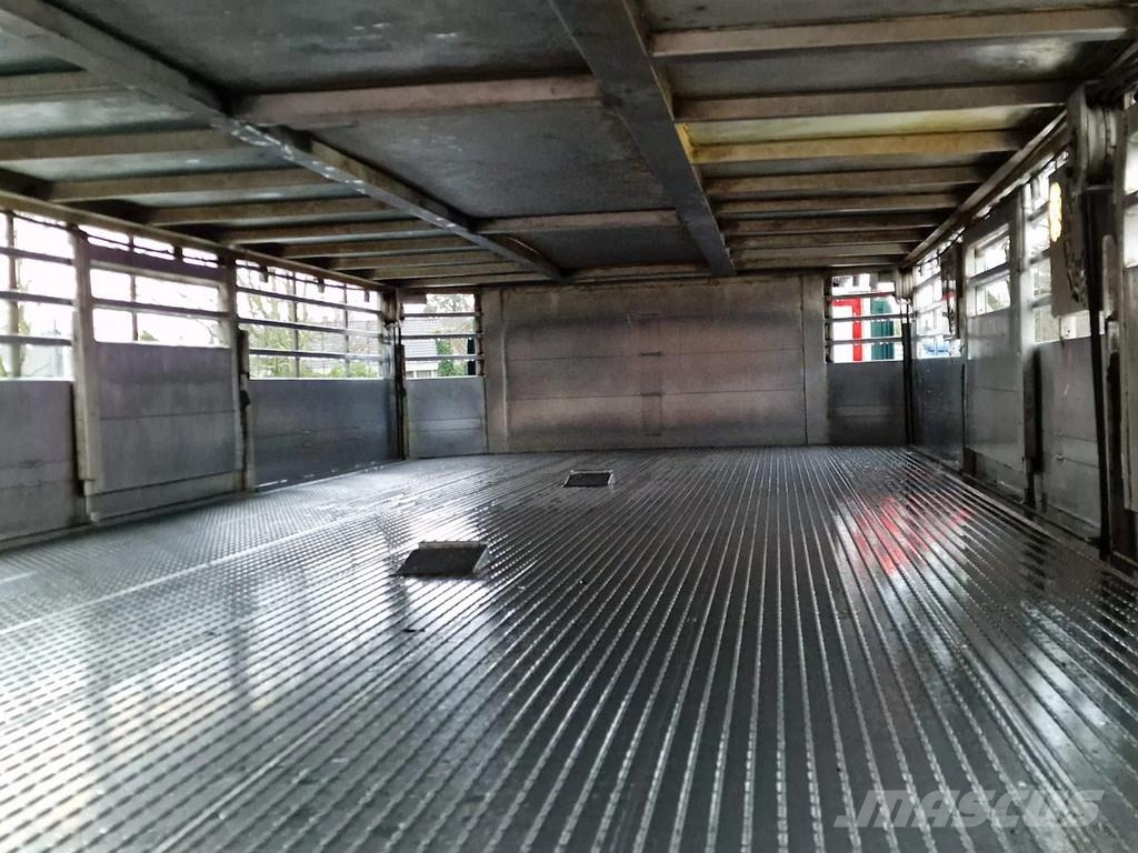 DAF XF 440 SuperSpaceCab 6x2*4 - Cuppers 1-2-3 deck Li Kamioni za transport stoke