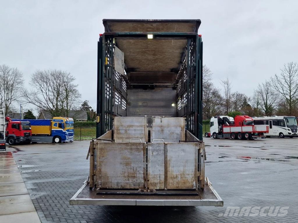 DAF XF 440 SuperSpaceCab 6x2*4 - Cuppers 1-2-3 deck Li Kamioni za transport stoke