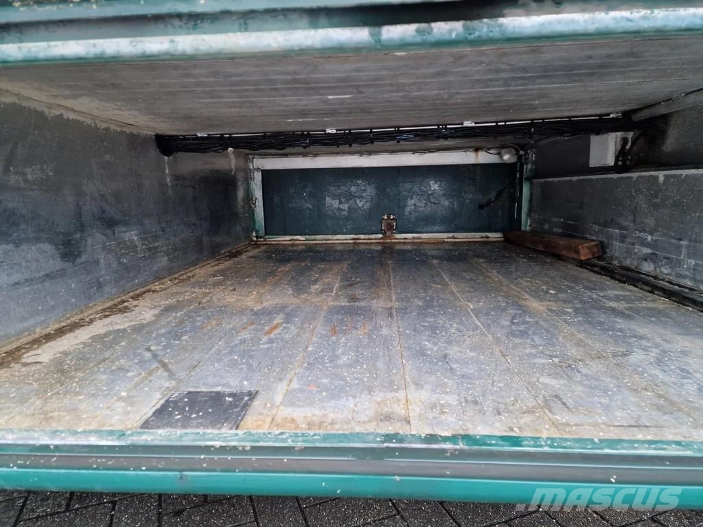 DAF XF 440 SuperSpaceCab 6x2*4 - Cuppers 1-2-3 deck Li Kamioni za transport stoke