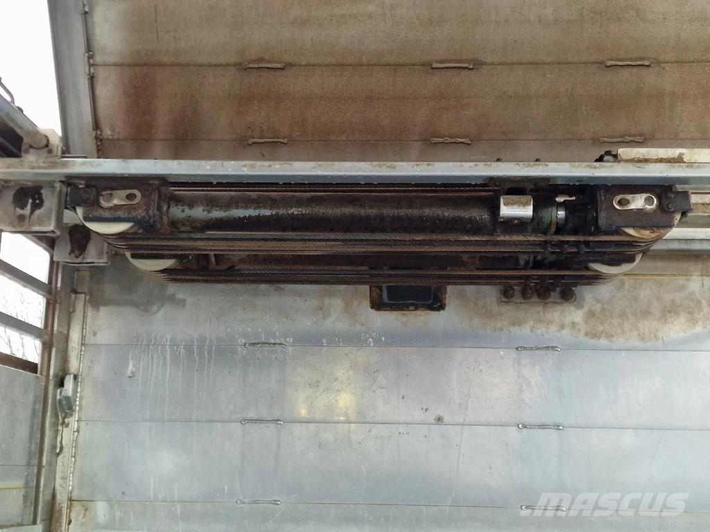 DAF XF 440 SuperSpaceCab 6x2*4 - Cuppers 1-2-3 deck Li Kamioni za transport stoke