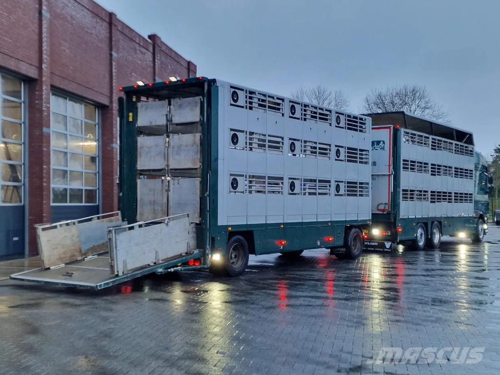 DAF XF 440 SuperSpaceCab 6x2*4 - Cuppers 1-2-3 deck Li Kamioni za transport stoke