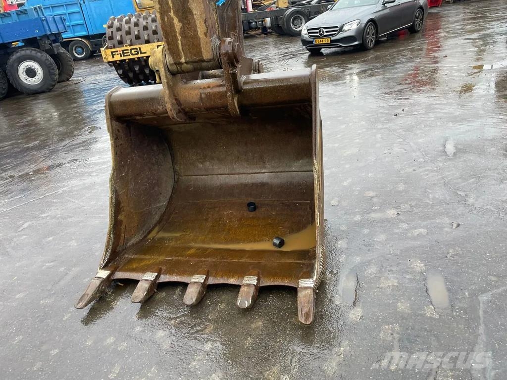 Komatsu PC210 LC-6K Track Excavator CE Bucket with Teeth G Εκσκαφείς με ερπύστριες