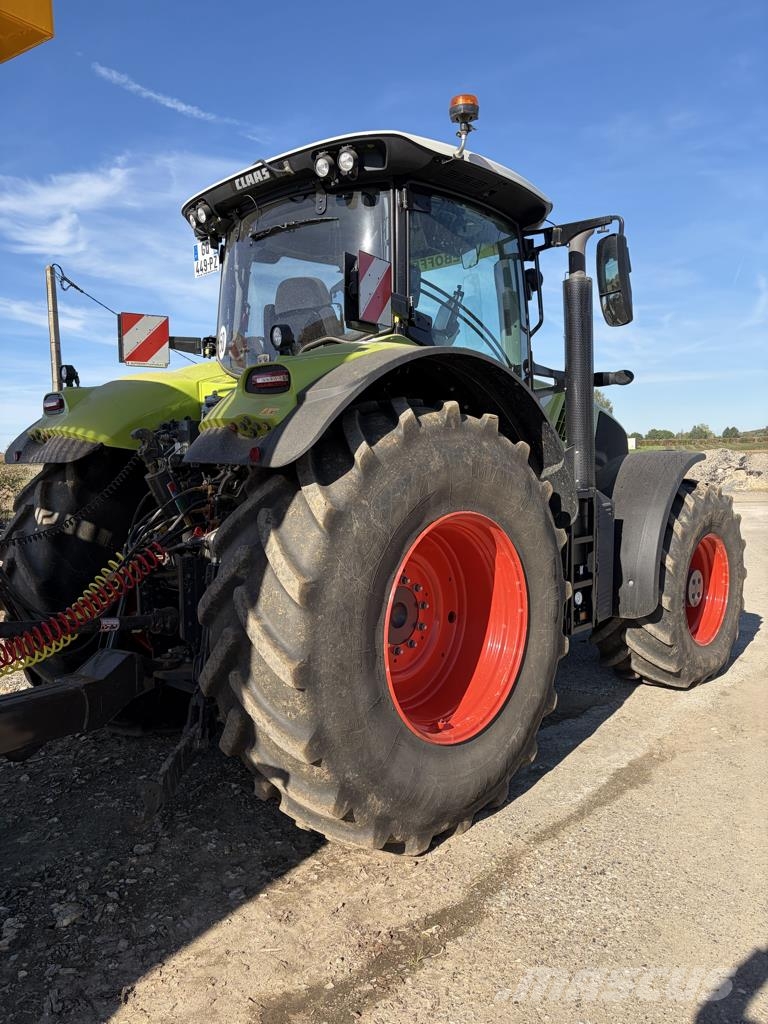 CLAAS AXION 830 CMATIC Tractors