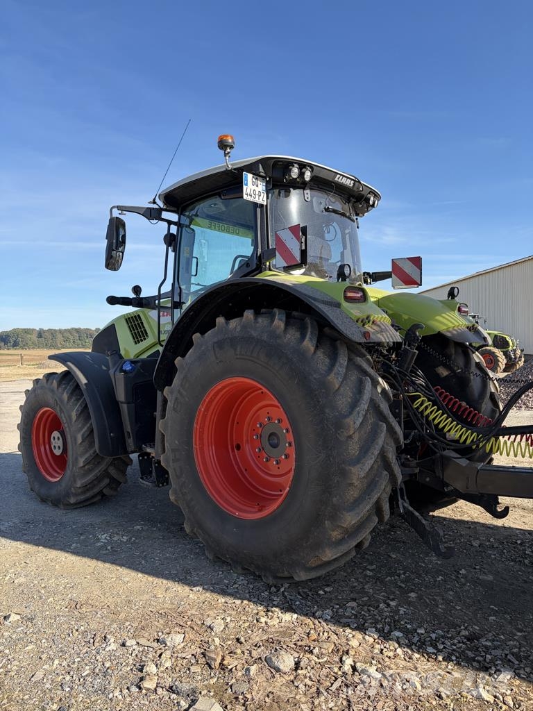 CLAAS AXION 830 CMATIC Traktoriai