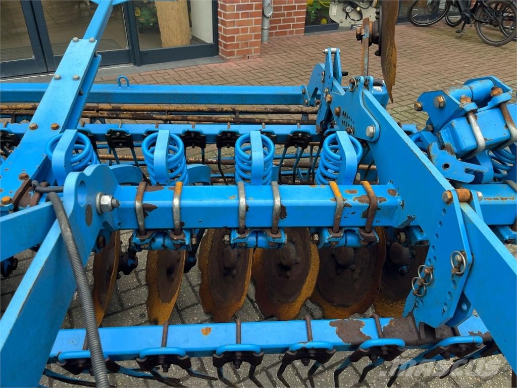 Lemken Rubin 9/300 زحافات ساحقة