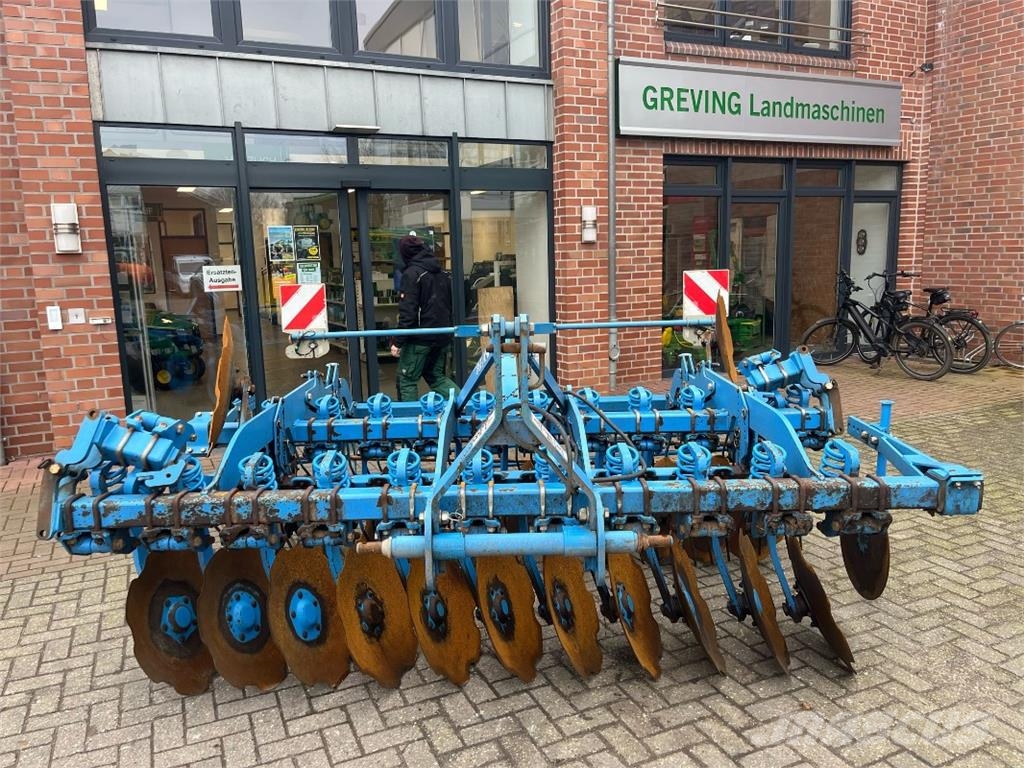 Lemken Rubin 9/300 زحافات ساحقة