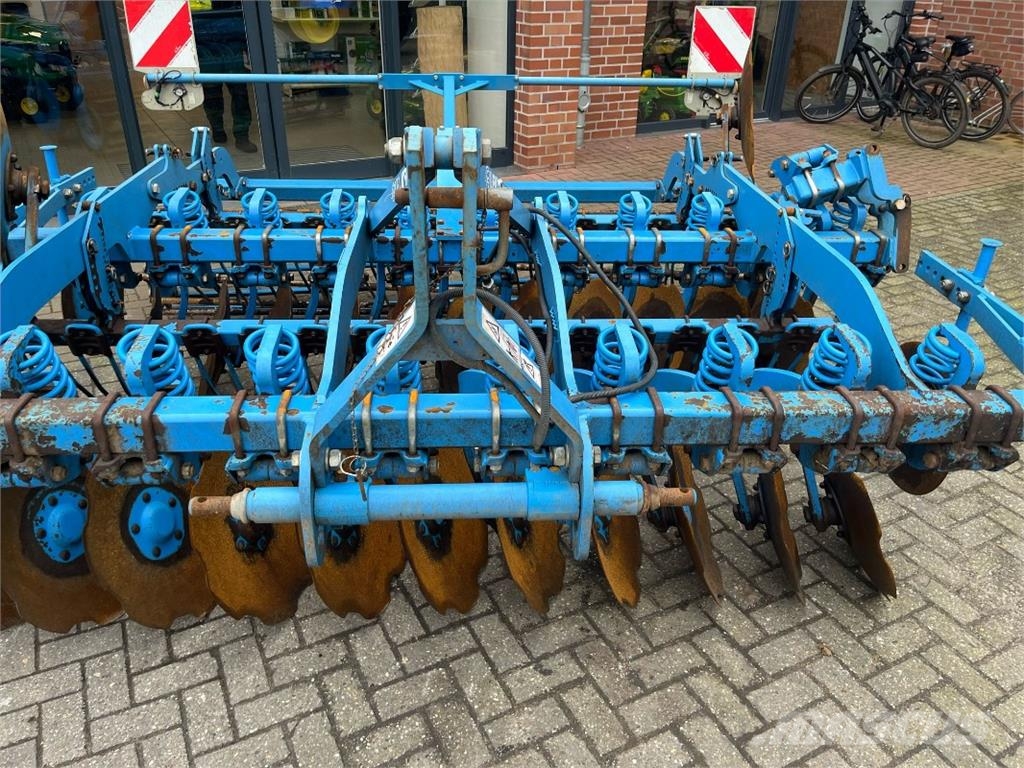 Lemken Rubin 9/300 زحافات ساحقة