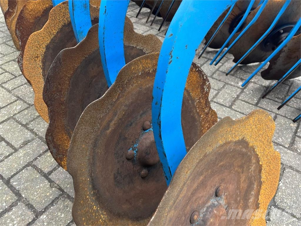 Lemken Rubin 9/300 زحافات ساحقة