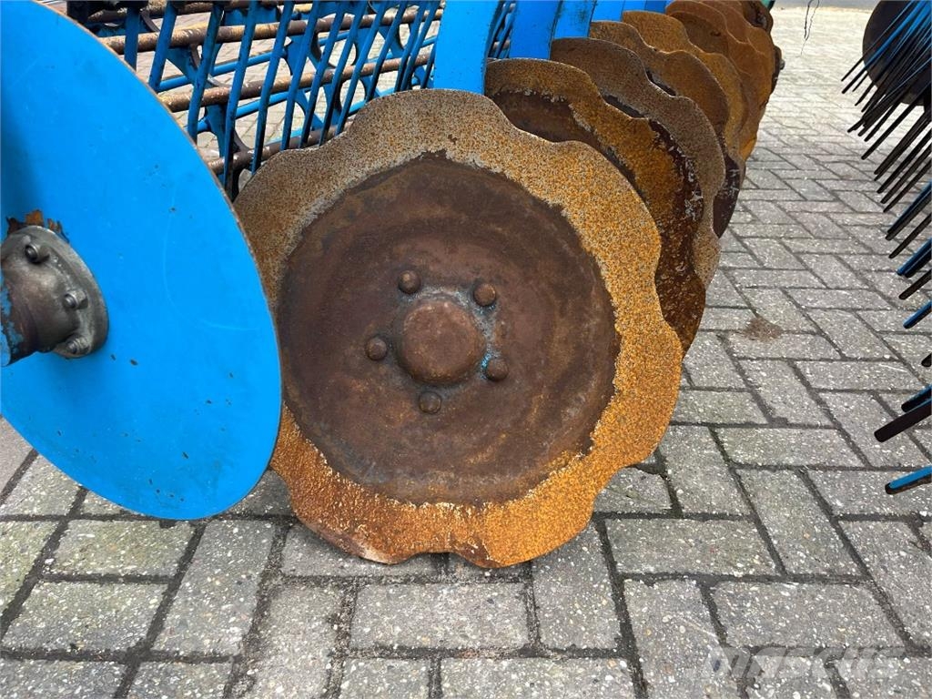 Lemken Rubin 9/300 زحافات ساحقة