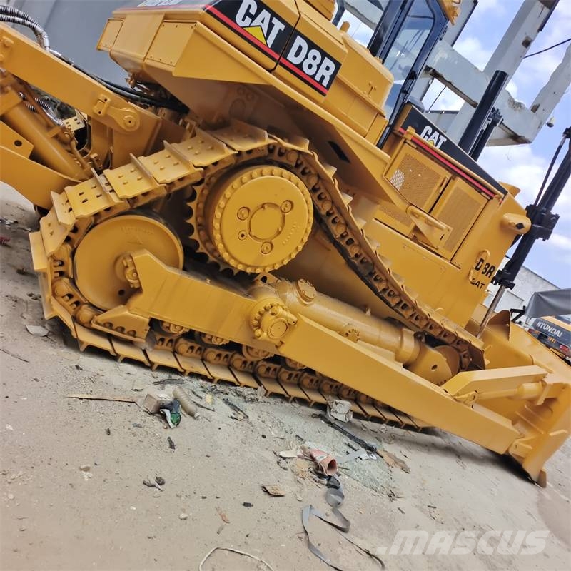 CAT D 8 R     Shanghai largest supplier بلدوزرات مجنزرة