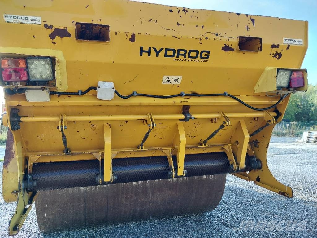 Dynapac CC 424 HF مداحل ثنائية الاسطوانة
