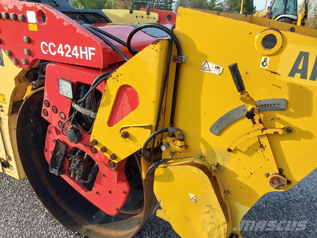 Dynapac CC 424 HF مداحل ثنائية الاسطوانة