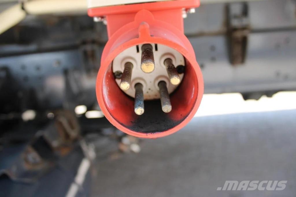 Scania P230 + thermo king + lift شاحنات بدرجة حرارة قابلة للضبط
