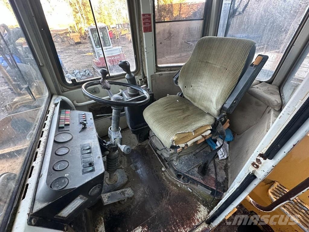 Liebherr L541 Included spare wheels Iekrāvēji uz riteņiem