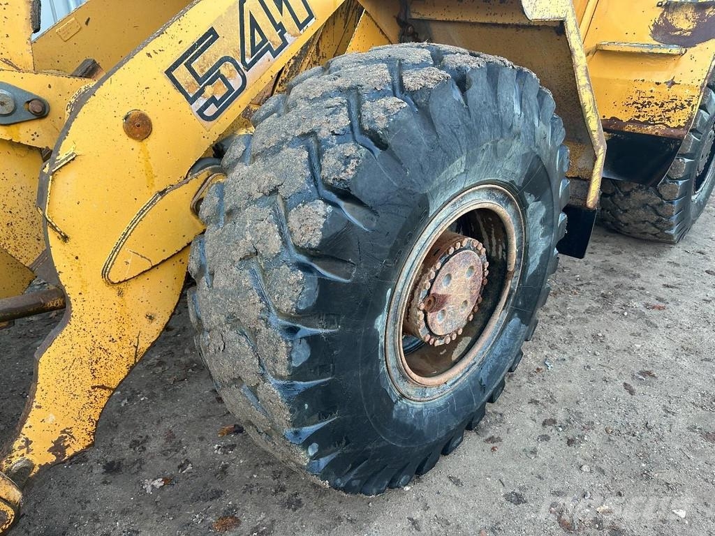 Liebherr L541 Included spare wheels  휠로우더