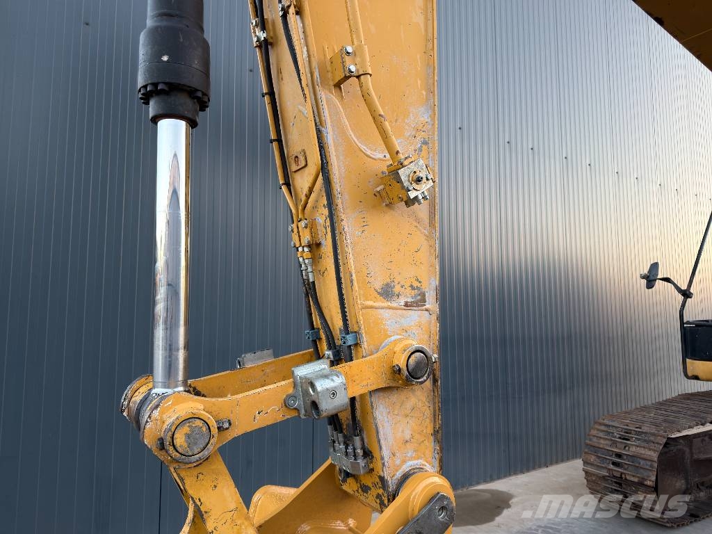 CAT 320E L Telakaivukoneet