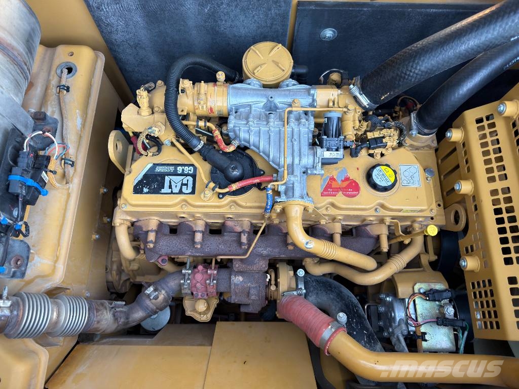 CAT 320E L Telakaivukoneet